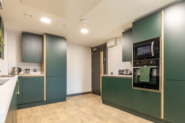 Classic En Suite at Biscuit Factory, 140 Little Donegall Street, City Centre, Belfast, BT12FL - Image 6